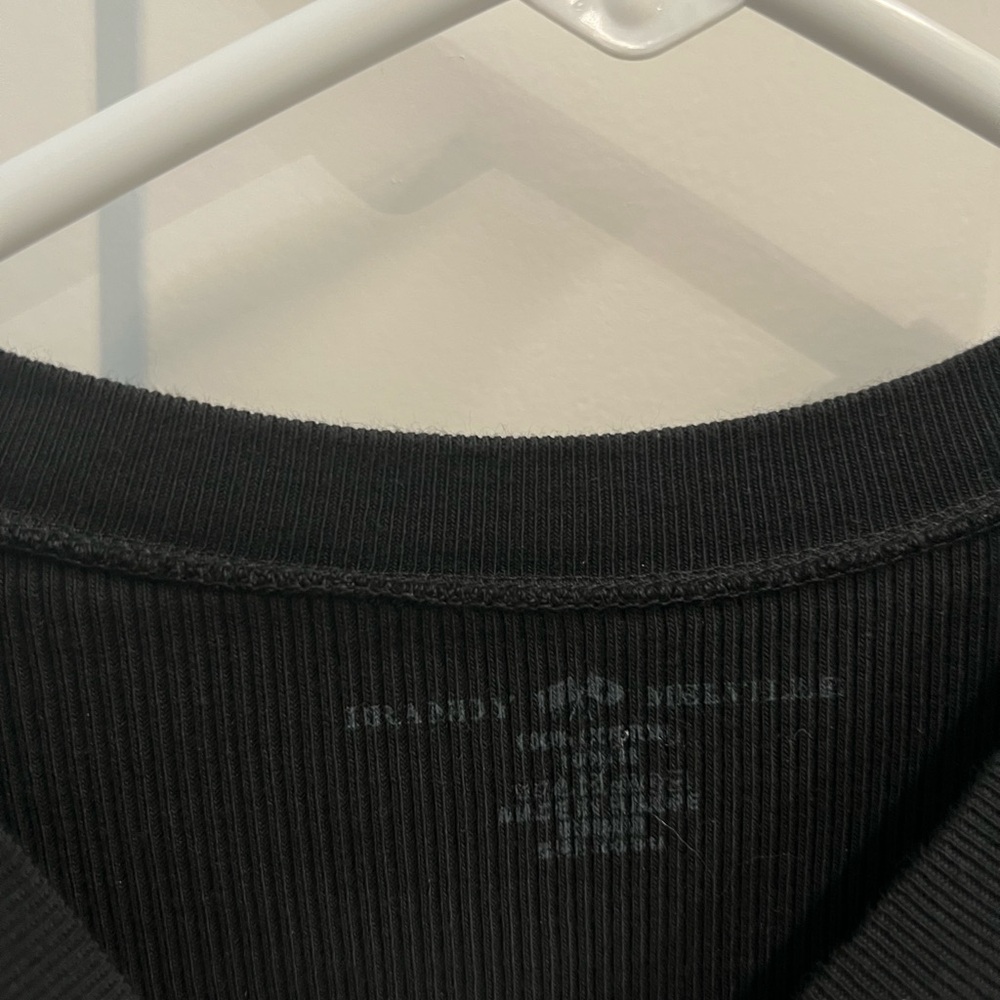 Brandy Melville Simple Black Long Sleeve Top - Picture 2 of 2